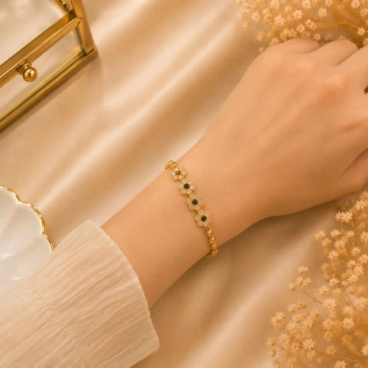 Golden Daisy Charm Bracelet for Women – 5 Elegant Floral Style Picks - Image 3