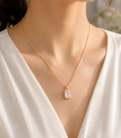 gold plated crystal pendant necklace Pakistan for elegant women