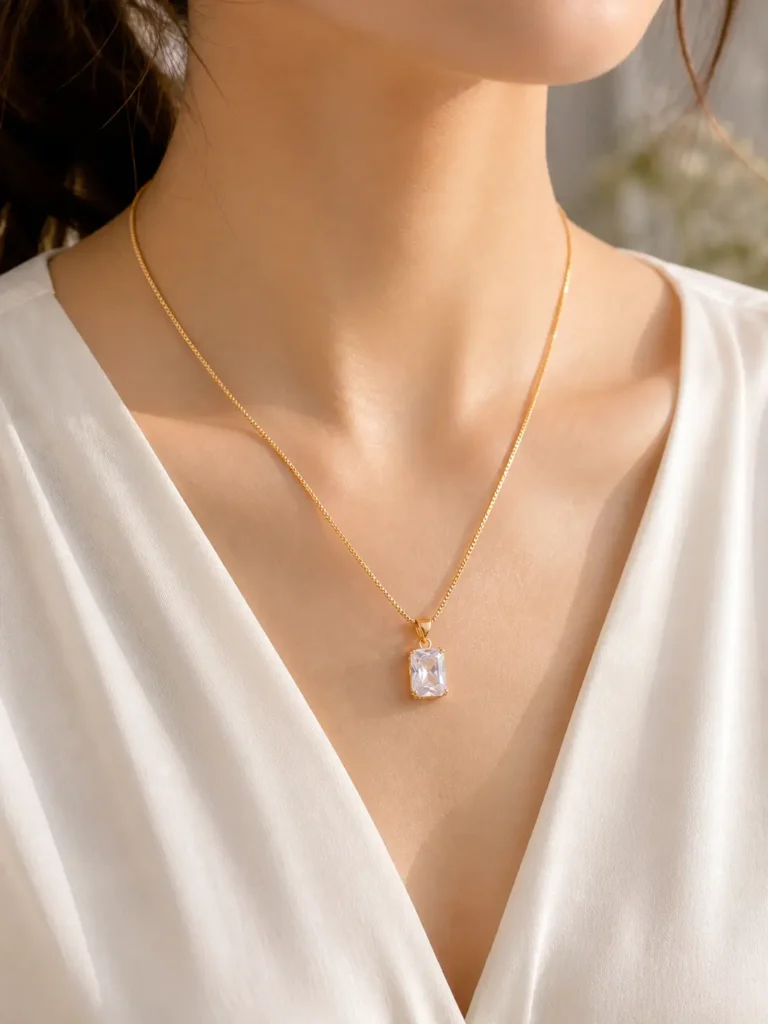 gold plated crystal pendant necklace Pakistan for elegant women