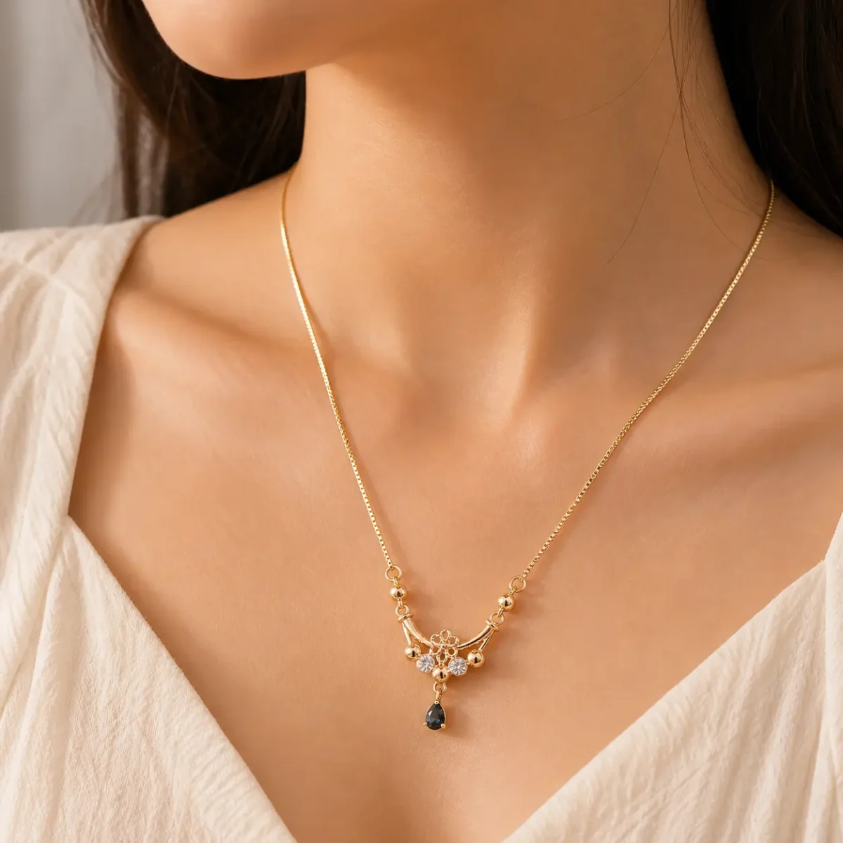 gold pendant necklace Pakistan Lumira PK Jewelry elegant design
