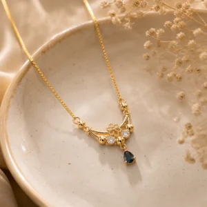 gold pendant necklace Pakistan Lumira PK Jewelry elegant design